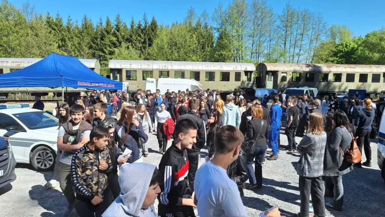 Dan profesionalnog usmjeravanja u Velikom Grđevcu okupio 950 djece: Evo &scaron;to su sve mogli naučiti