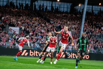 Lens gubio tri razlike, pa u zadnjoj sekundi propustio priliku za preokret