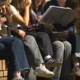 Stručnjakinja otkrila &scaron;to prenatrpane aktivnosti rade djeci: 'Ovo je prvi znak i to je alarm!'

Stručnjakinja otkriva u čemu leži problem: 'To je stresno i za odraslu osobu, a kamoli za dijete'