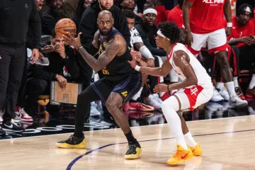 Los Angeles Lakersi gubili minus &scaron;est u samoj zavr&scaron;nici, a onda je LeBron režirao čudo za pobjedu