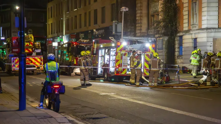 Vatrogasci izvukli dvoje djece iz goruće kuće, nije im bilo spasa