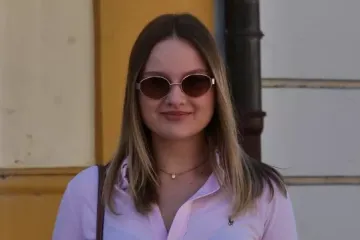 Plavu&scaron;a koja je osvojila &scaron;picu stilom i osmijehom: Ova mlada dama nije pro&scaron;la nezamijećeno