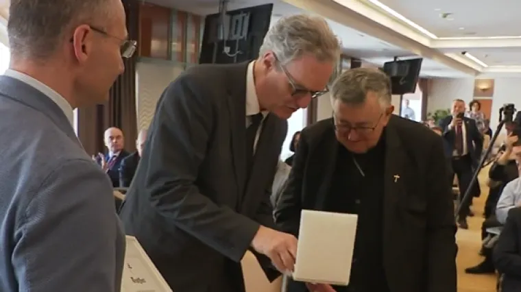 Priča o trećem entitetu zapalile reakcije, Vinku Puljiću uručili nagradu