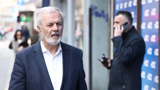 Padaju te&scaron;ke riječi, Sanader otpustio kočnicu: 'Pona&scaron;a se kao balkanska pudlica!'