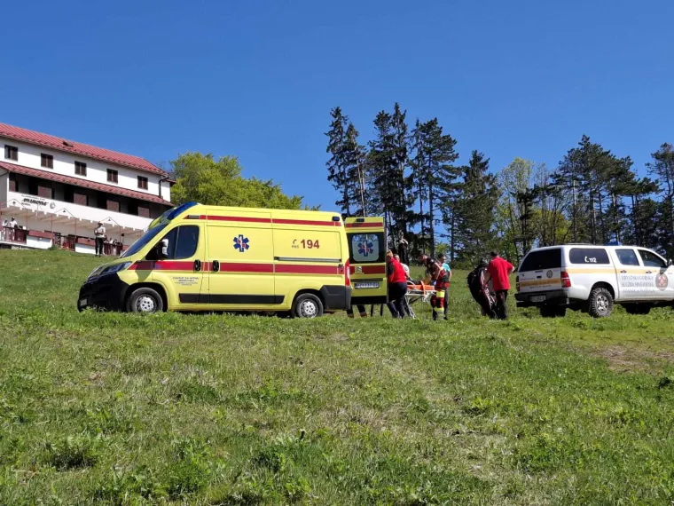 Stižu slike s mjesta pada motornog zmaja! Po ozlijeđenog stigao helikopter