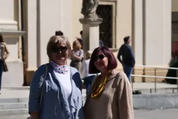 Čakovčanke nose sunčane naočale svih boja i oblika: Dvije nasmijane dame zračile su pozitivom