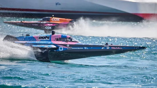 Will Smith slavio na jezeru Como: Njegov tim Westbrook Racing do prve pobjede u E1 prvenstvu