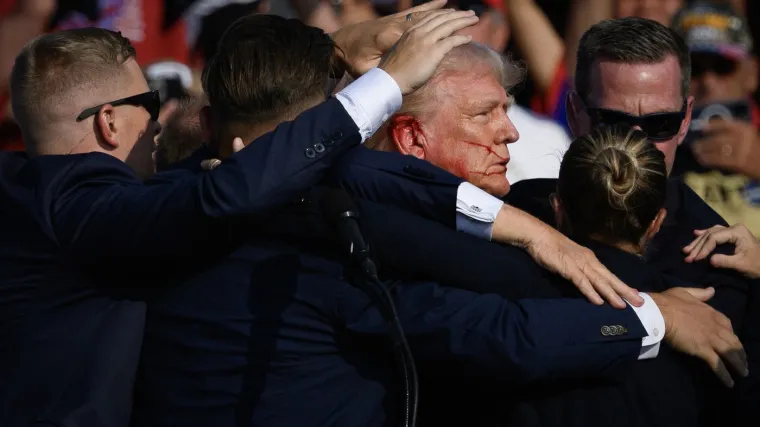 Od atentata do zavjera: Na Trumpa pucali, slali mu cijanid, htjeli ga dohvatiti viličarem