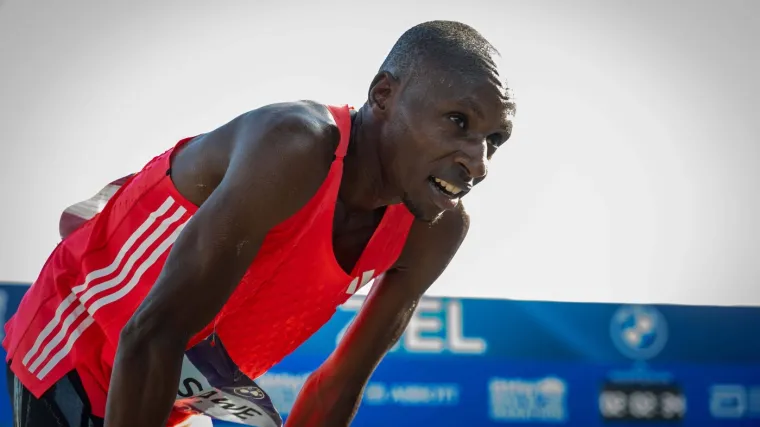 Kenijac &scaron;okirao svijet: Sru&scaron;en mitski rekord i granica koja je djelovala nemoguće