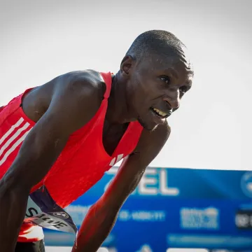 Kenijac &scaron;okirao svijet: Sru&scaron;en mitski rekord i granica koja je djelovala nemoguće