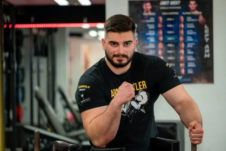 Priča o ličkoj obitelji Ma&scaron;ić koja je stvorila svjetskog prvaka u obaranju ruke!