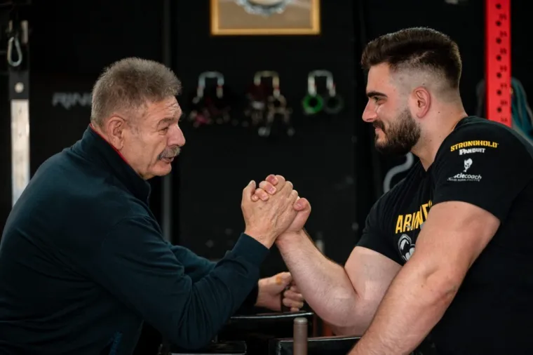 Priča o ličkoj obitelji Ma&scaron;ić koja je stvorila svjetskog prvaka u obaranju ruke!