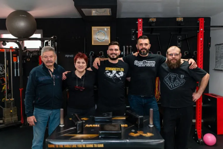 Priča o ličkoj obitelji Ma&scaron;ić koja je stvorila svjetskog prvaka u obaranju ruke!