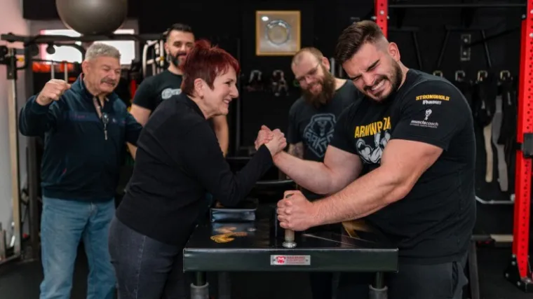 Priča o ličkoj obitelji Ma&scaron;ić koja je stvorila svjetskog prvaka u obaranju ruke!