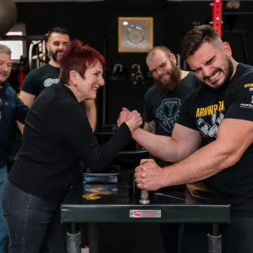 Priča o ličkoj obitelji Ma&scaron;ić koja je stvorila svjetskog prvaka u obaranju ruke!