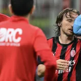 Trenutak straha na San Siru! Luka Modrić ozlijeđen iza&scaron;ao s terena