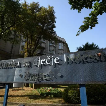 Dječak (14) kojeg je udarila struja prevezen u zagrebačku Klaićevu bolnicu