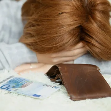 Ova četiri horoskopska znaka mogla bi bankrotirati u svibnju: Novac će im ispariti iz džepa