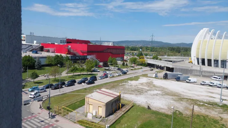 Novi val dojava o bombama: Evakuiran Arena Centar, na udaru &scaron;kole u velikim gradovima