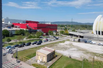 Novi val dojava o bombama: Evakuiran Arena Centar, na udaru škole u velikim gradovima