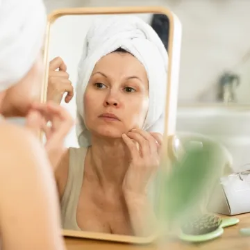 Njega kože u menopauzi: Vodič za hormonalne promjene i prilagođenu njegu