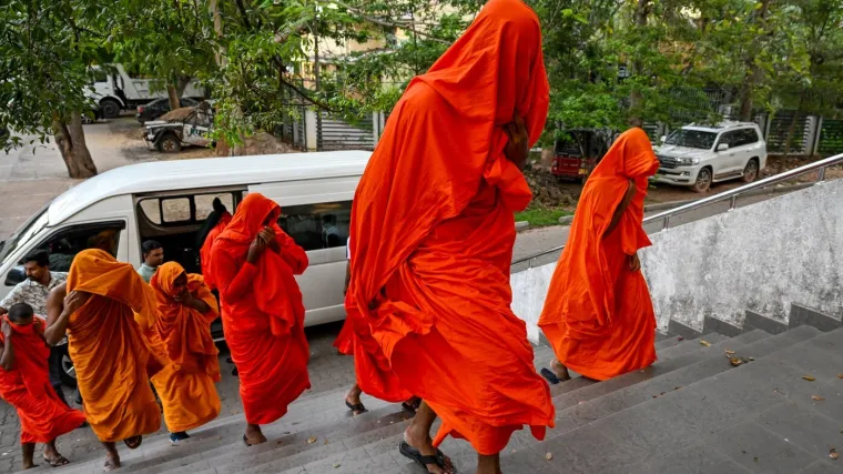 Redovnici donijeli suvenire: Među potrep&scaron;tinama i slatki&scaron;ima - 110 kilograma kanabisa