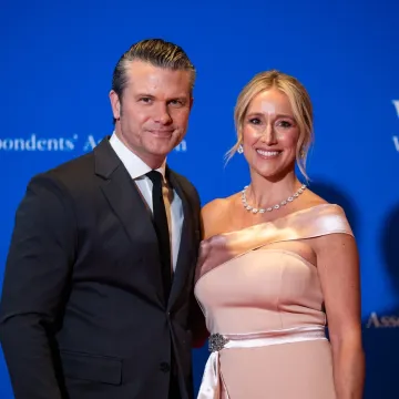 Supruga američkog ministra na druženje s Trumpom stigla u haljini s Temua!