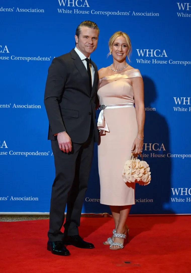 Supruga američkog ministra na druženje s Trumpom stigla u haljini s Temua!