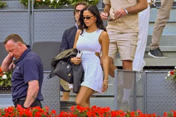 Pojavila se sa slavnim dečkom i njegovom majkom! Krenule su priče: 'Imala sam samo tri veze'