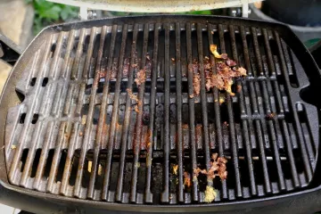 Jeftino i učinkovito: Ro&scaron;tilj će biti čist i neće zagorjeti ako koristite ovu namirnicu