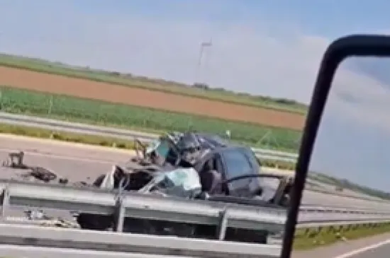 Četvero mrtvih u nesreći u Srbiji: Vozio 130 km/h u suprotnom smjeru i skrivio sudar