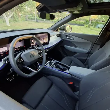 Njemački SUV je stvoren da impresionira: Pogledajte spoj nove tehnologije i stare &scaron;kole