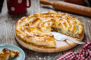 Obožavate pitu zeljanicu? Uz ovaj domaći recept ispast će vam za prste polizati