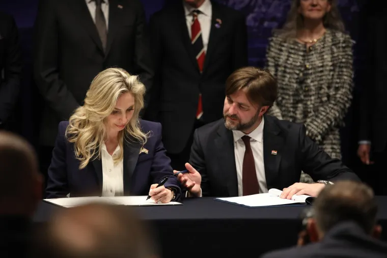 Hrvatska i BiH potpisale važan sporazum, Plenković u prolazu dobacio: 'Ovo je jako dobro'