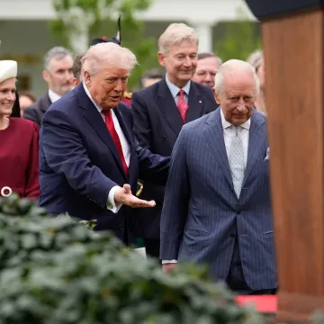 Trump zbija &scaron;ale na primanju kralja: 'Moja majka je bila zaljubljena u Charlesa'