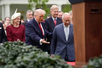 Trump zbija &scaron;ale na primanju kralja: 'Moja majka je bila zaljubljena u Charlesa'