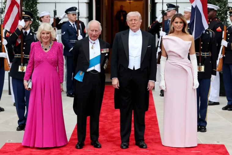 Nova haljina Melanije Trump pokrenula jo&scaron; jednu raspravu: Je li ipak pokazala previ&scaron;e?