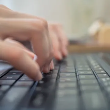 Treba li i Hrvatska ovim putem? Grci su na korak od toga da ukinu anonimnost na dru&scaron;tvenim mrežama