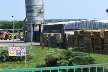 Pokrenuta istraga zbog eksplozije u pogonu Drvne industrije Čazma u kojoj su poginule tri osobe