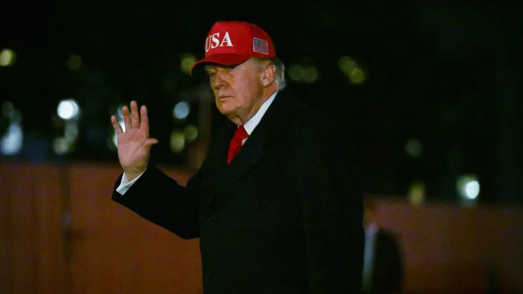 Fotografija &scaron;koljaka u pijesku digla Ameriku na noge: Biv&scaron;i &scaron;ef FBI-ja 'zaprijetio' Trumpu?