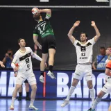 Četverostruki europski prvak na koljenima, Na&scaron;ice u transu