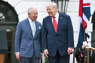 Kralj Charles 'nježno' spustio Trumpu: 'Da nije bilo nas, govorili biste francuski'