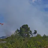 Na Braču planuo veliki požar! Vatrogasci: 'Čuvajte se i sretno se vratite svojim domovima!'