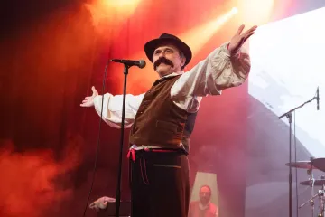 [KVIZ] Samo poznavatelji domaće scene znaju prava imena ovih poznatih lica: Jesi li među njima?