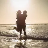 Muskov 'univerzalni visoki dohodak': Provjerili smo budućnost u kojoj nećete morati raditi