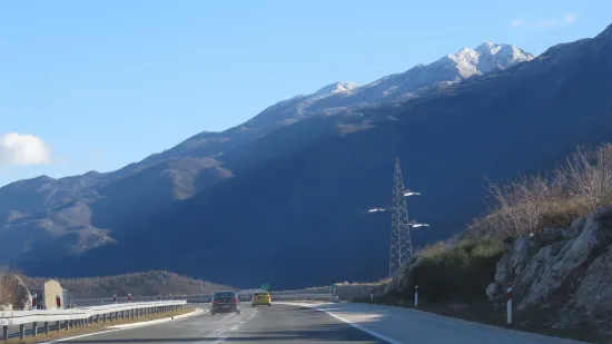 Filmske scene na A1 kod Zagvozda: Jedno vozilo guralo drugo! Policija objavila detalje