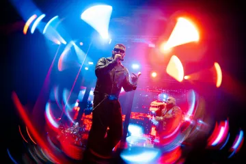 Jala Brat sru&scaron;io internet novim singlom 'Ajkula' tik pred dva spektakla u Areni Zagreb