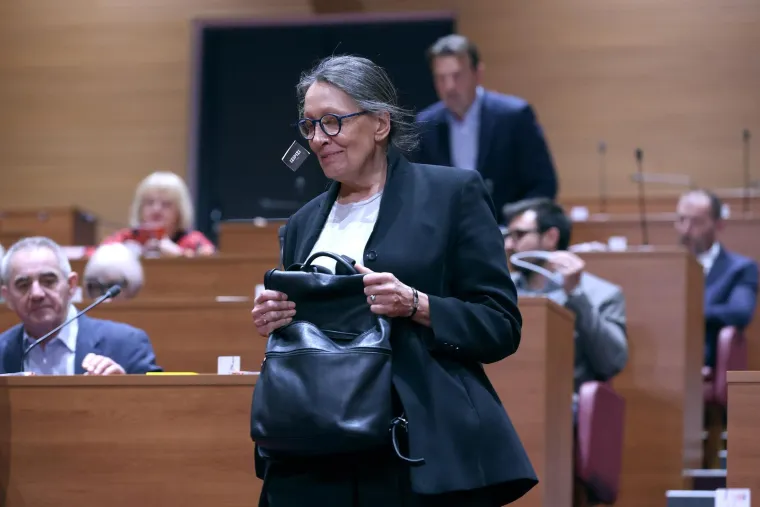 Ur&scaron;a Raukar Gamulin ima nove naočale, ali ups: Zaboravila skinuti etiketu