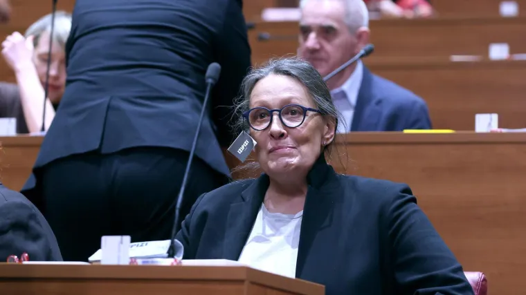 Ur&scaron;a Raukar Gamulin ima nove naočale, ali ups: Zaboravila skinuti etiketu