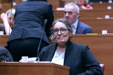 Ur&scaron;a Raukar Gamulin ima nove naočale, ali ups: Zaboravila skinuti etiketu